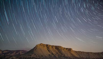 每周股票复盘：海螺水泥（600585）中报净利增31.34%