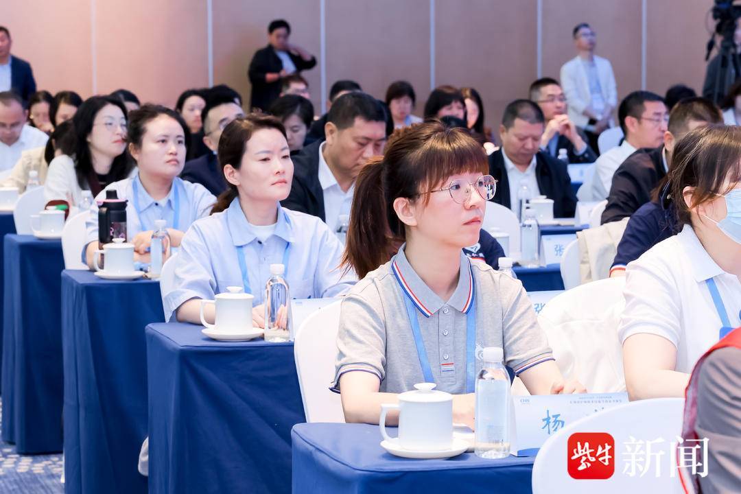 首批长期照护师证书颁发，81名考试合格从业人员正式持证上岗