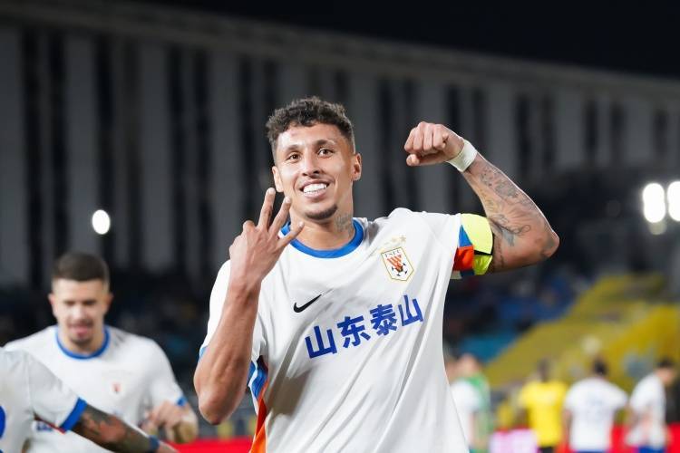 鲁媒:泰山外租小将表现抢眼,克雷桑接受治疗下轮能否出场待定