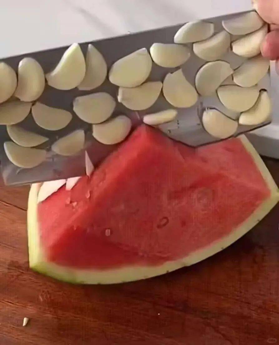 西瓜，该不该冰镇？（解锁吃西瓜“正确姿势”）