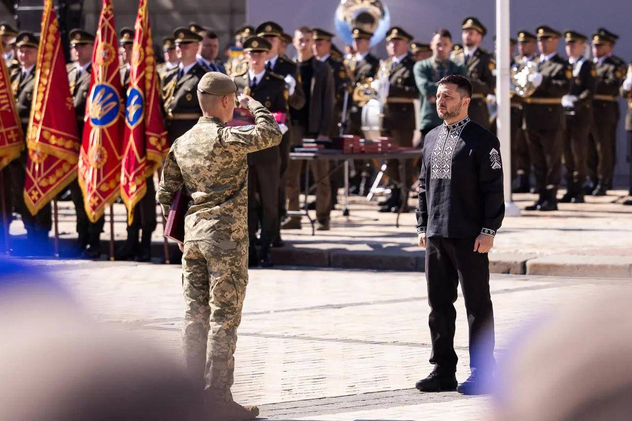 准备同归于尽？乌克兰为庆祝独立日亮出王炸底牌，俄核电站又被炸