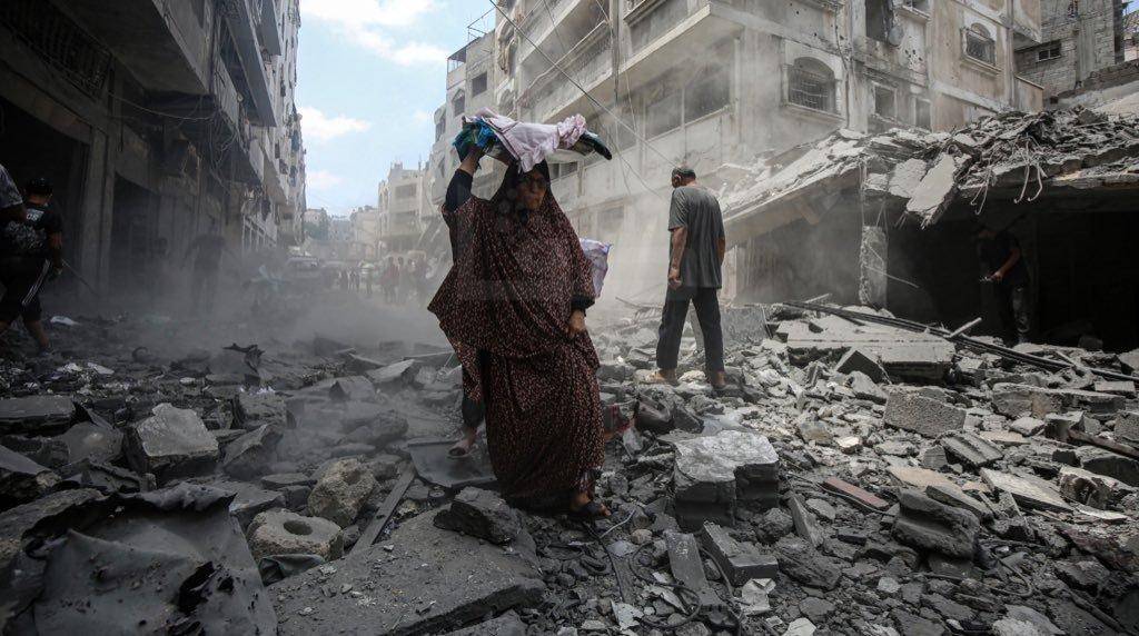 突发开战!以色列35辆自爆车深夜开炸,炸死百人,敢死队RPG反击