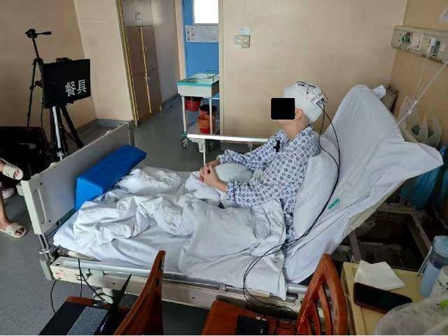 国内首例!同济医院利用脑机接口预绘大脑地图精准切瘤